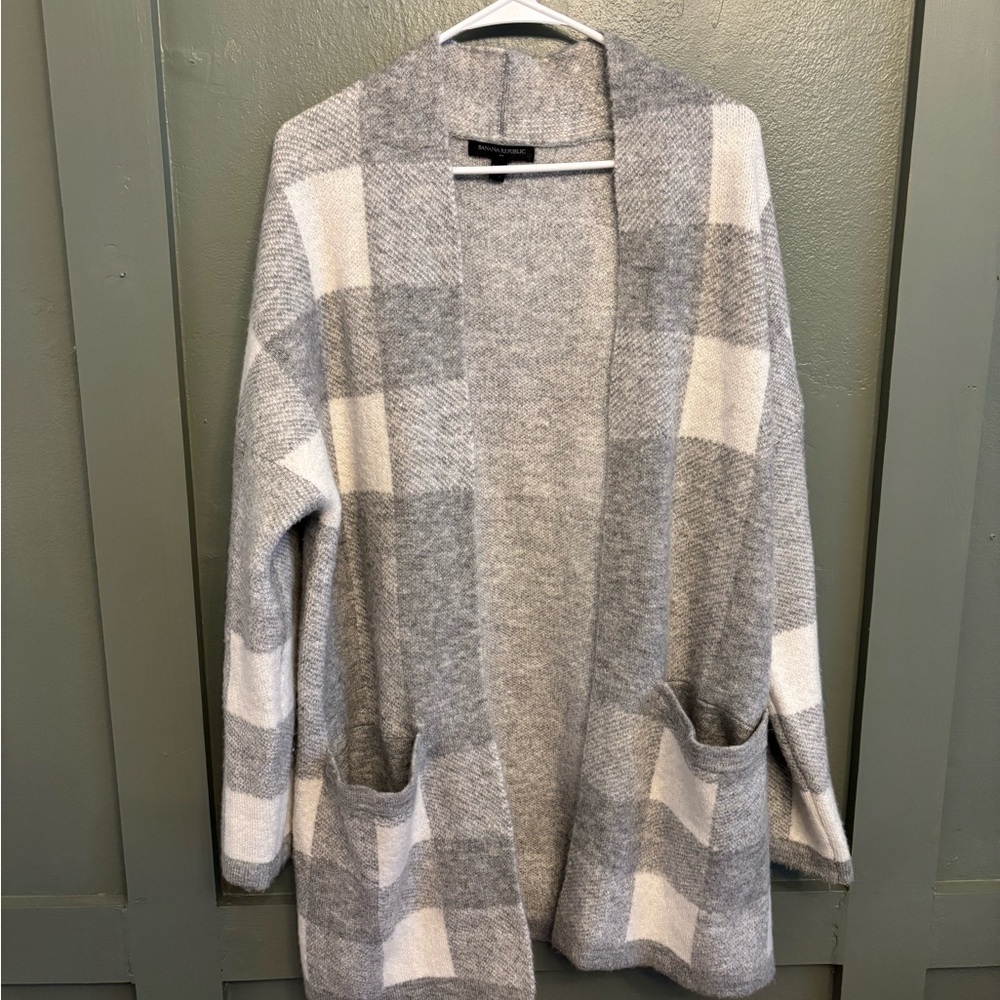 Banana Republic Gray and Cream Cardigan Sweater - Small